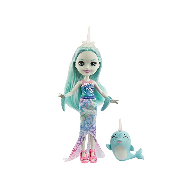 Enchantimals mini-poupée Naddie Narval et figurine animale Sword, avec jupe sirène, nageoires et chaussures, jouet pour