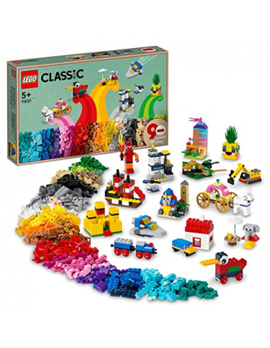 Lego 11021 Classic 90 Ans de Jeu, Boîte de Briques avec 15 Mini Jouets de Modèles Emblématiques avec Château Fort et